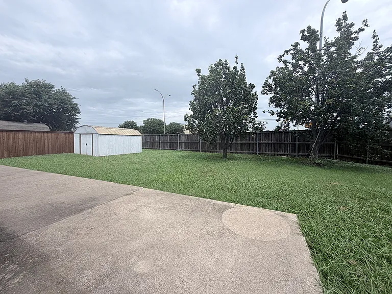 2207 Hickory Wood Trl — Photo 42