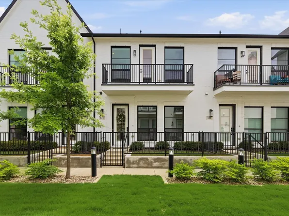 131 Garden Ct E, Arlington, TX 76013