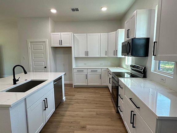 3rd image of 549 Whitaker Cir