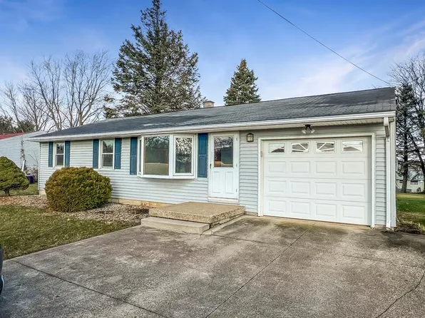 1652 Walker Lake Rd, Ontario, OH 44906