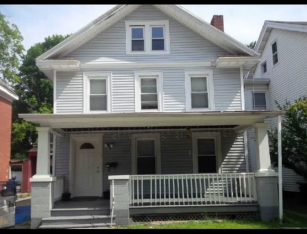 5 bed, $2,850 — Photo 1