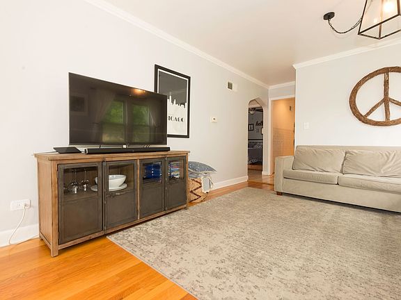 4th image of 10250 Belmont Ave