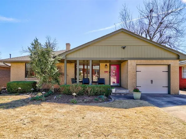 220 Tullahoma Dr, Edmond, OK 73034