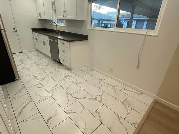 2nd image of 2473 Anna Dr #B