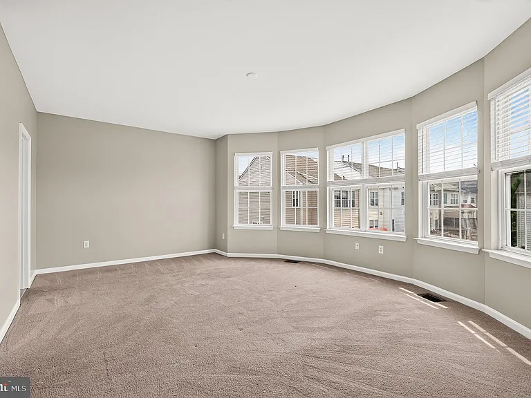 6805 Oregano Ln — Photo 34