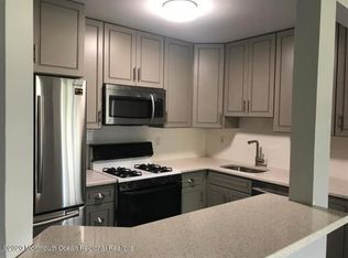 359 Sequoia Ct, Howell, NJ 07731