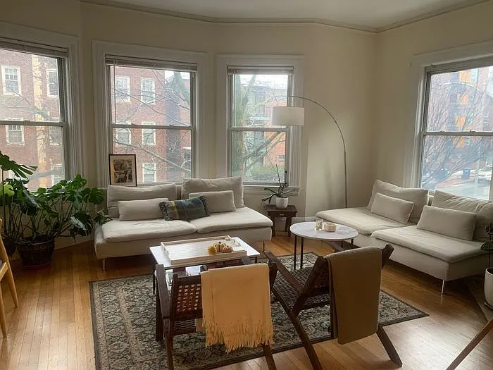354 Harvard St — Photo 2
