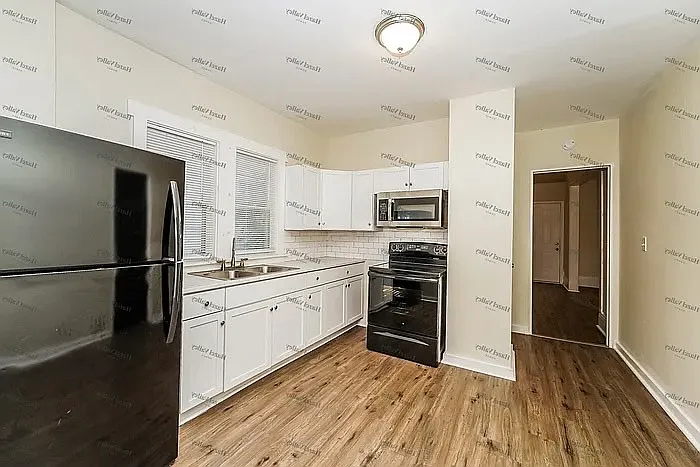191 Gale St #1 — Photo 2