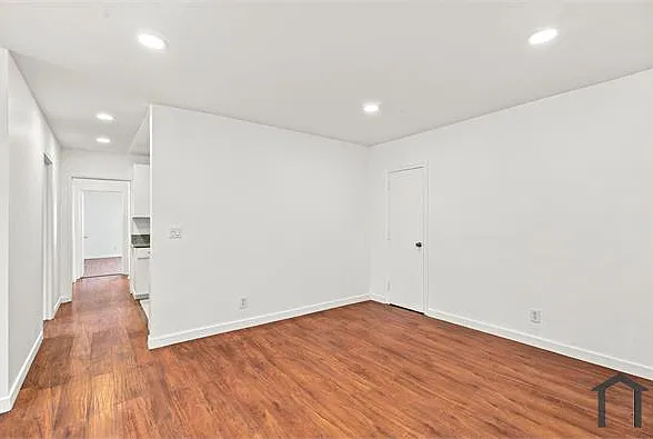 3 bed, $2,695 — Photo 4