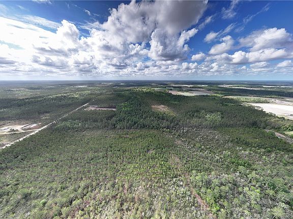 5th image of 120 S Farms Edge Rd