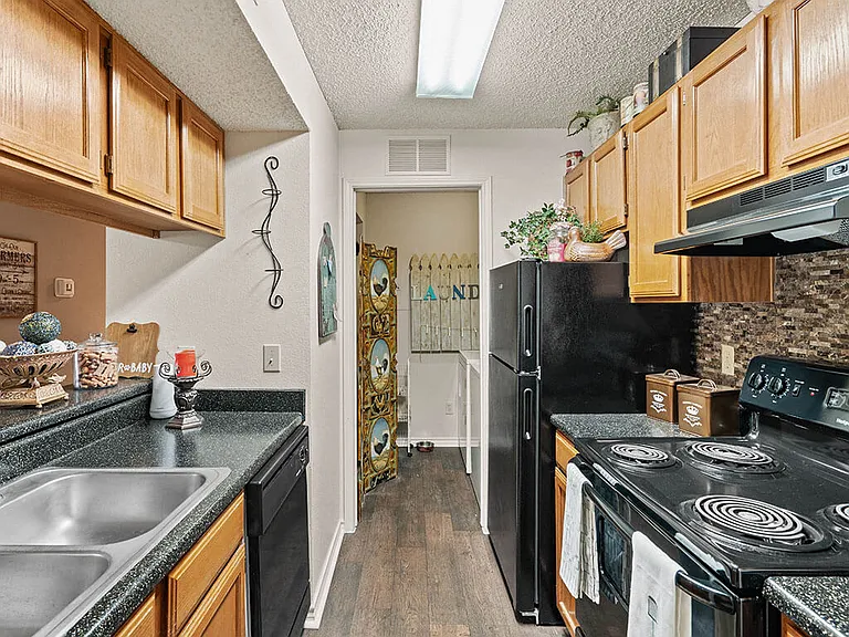 Lots of Cabinet Space!