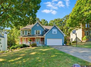 1015 Secret Cove Dr, Sugar Hill, GA 30518