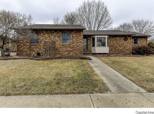 43 Camelot Dr, Rochester, IL 62563