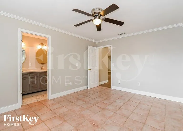 2213 SE 5th St — Photo 10