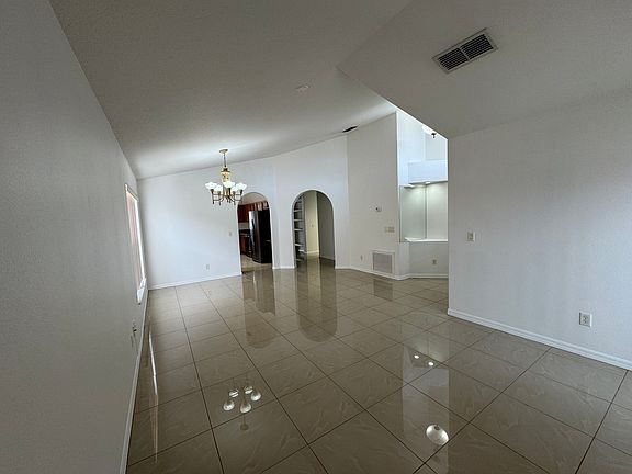 3rd image of 3014 Lazlo Ln