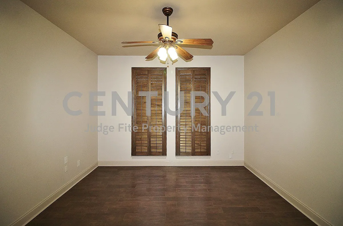 Building Photo - 1803 Masters Dr
