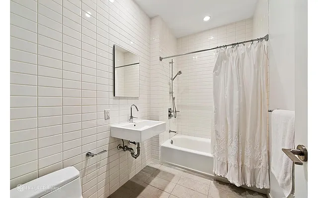 Sold by Douglas Elliman | media 14