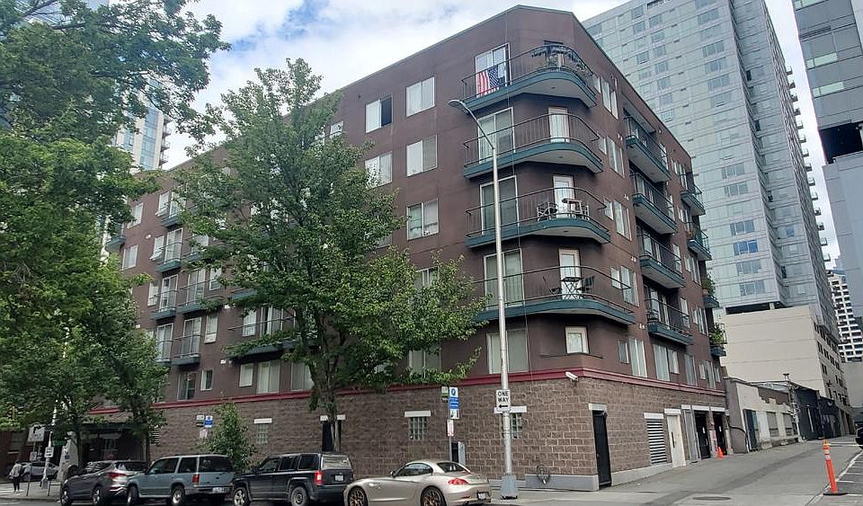 2nd image of 2133 5th Ave APT 301