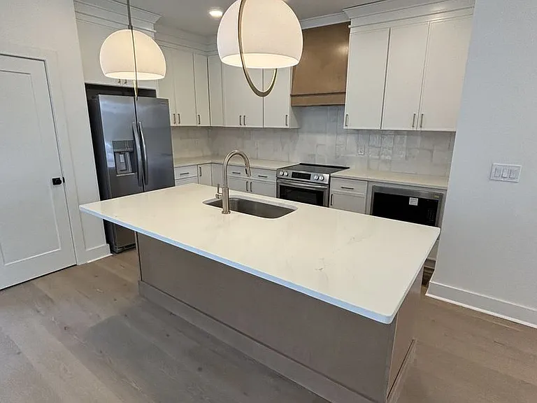 4A Belle Forrest Ave — Photo 3