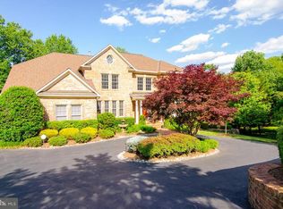 1641 White Pine Dr, Vienna, VA 22182