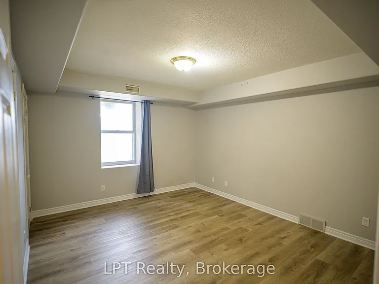 317 Queen St #103 — Photo 8