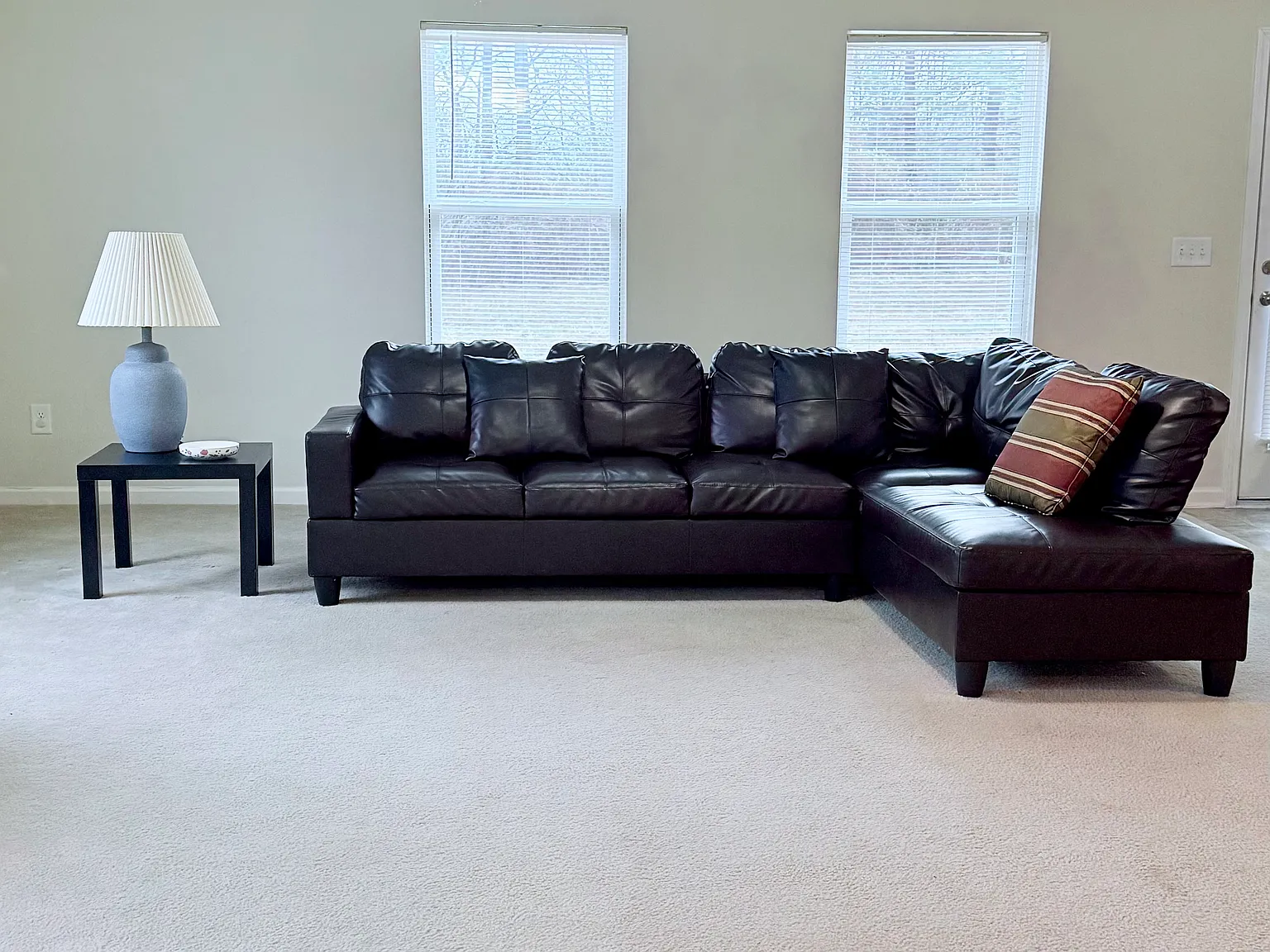 3 bed, 2104 sqft, $2,250 — Photo 4