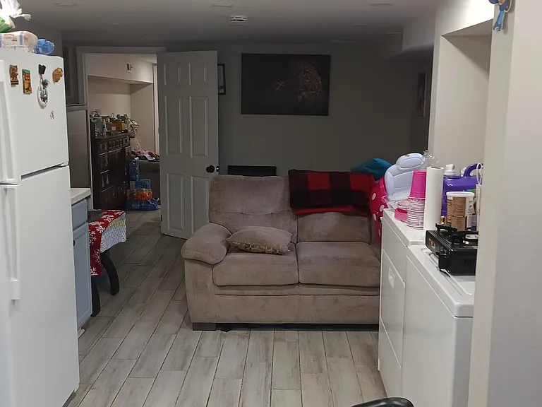 105 Lakeland Dr — Photo 3