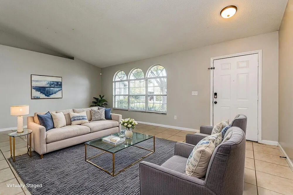 4 bed, 3.0 bath, 1855 sqft, $2,255 — Photo 4
