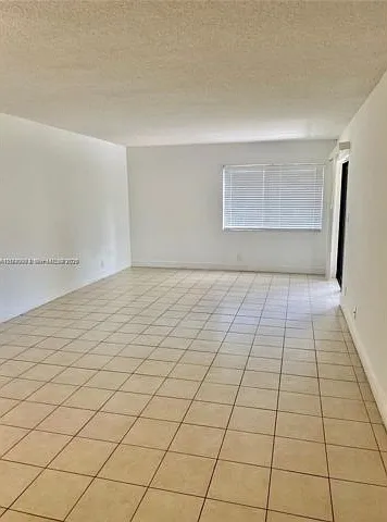 159 Lakeview Dr #204 — Photo 5
