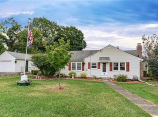 35 Mid Oaks St, Monroe, NY 10950