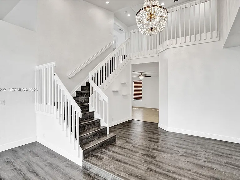 740 Cypress Pointe Dr E — Photo 4