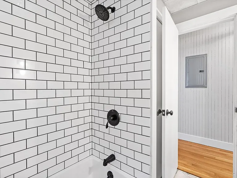 53 Falcon St — Photo 7