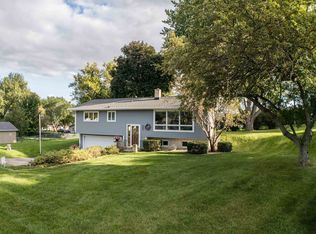 1813 Sunrise Ct, Stoughton, WI 53589