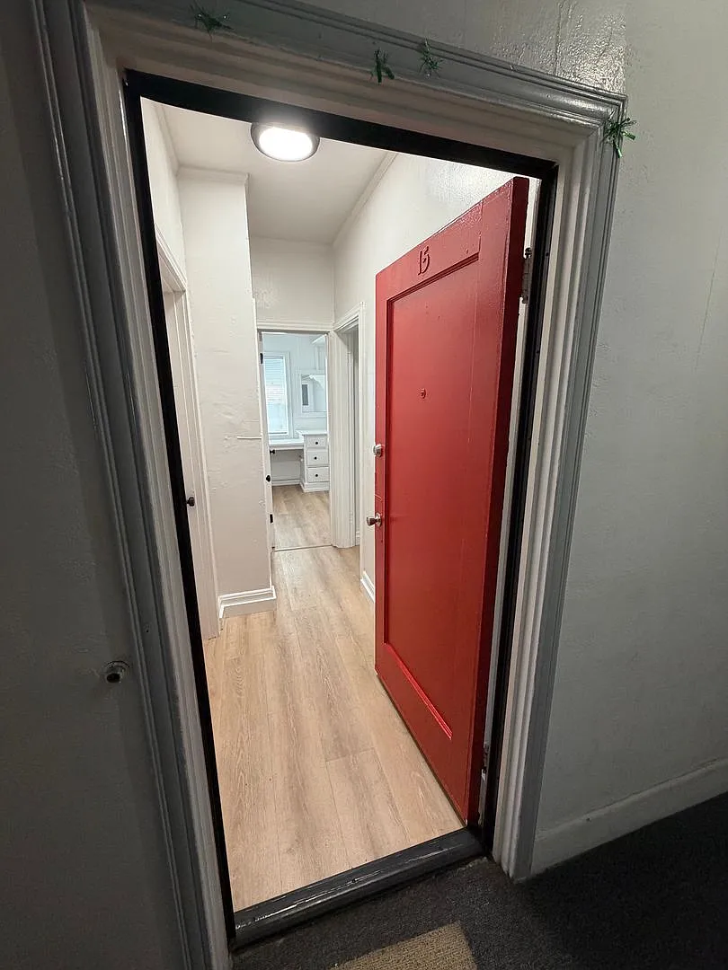 1501 38th Avenue — Photo 2