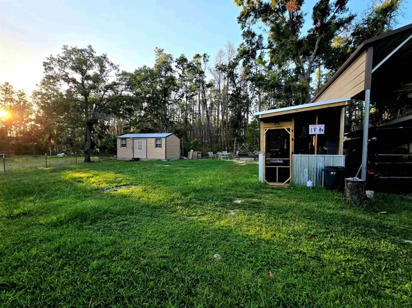 1121 Vaughn Ln NE, Steinhatchee, FL 32359