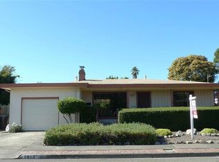 1813 Robin Hood Ln, Santa Rosa, CA 95405