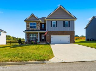 2162 Tributary Dr, Sevierville, TN 37876