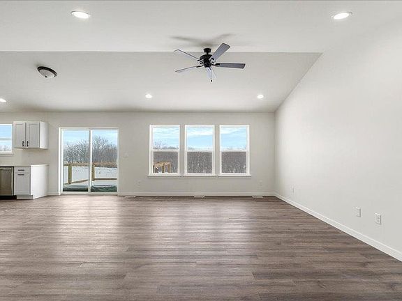 5th image of 2756 Coyote Court Dr