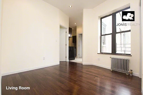 Rented by Jonis Realty | media 7