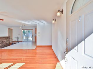 27 Troy Rd, East Greenbush, NY 12061