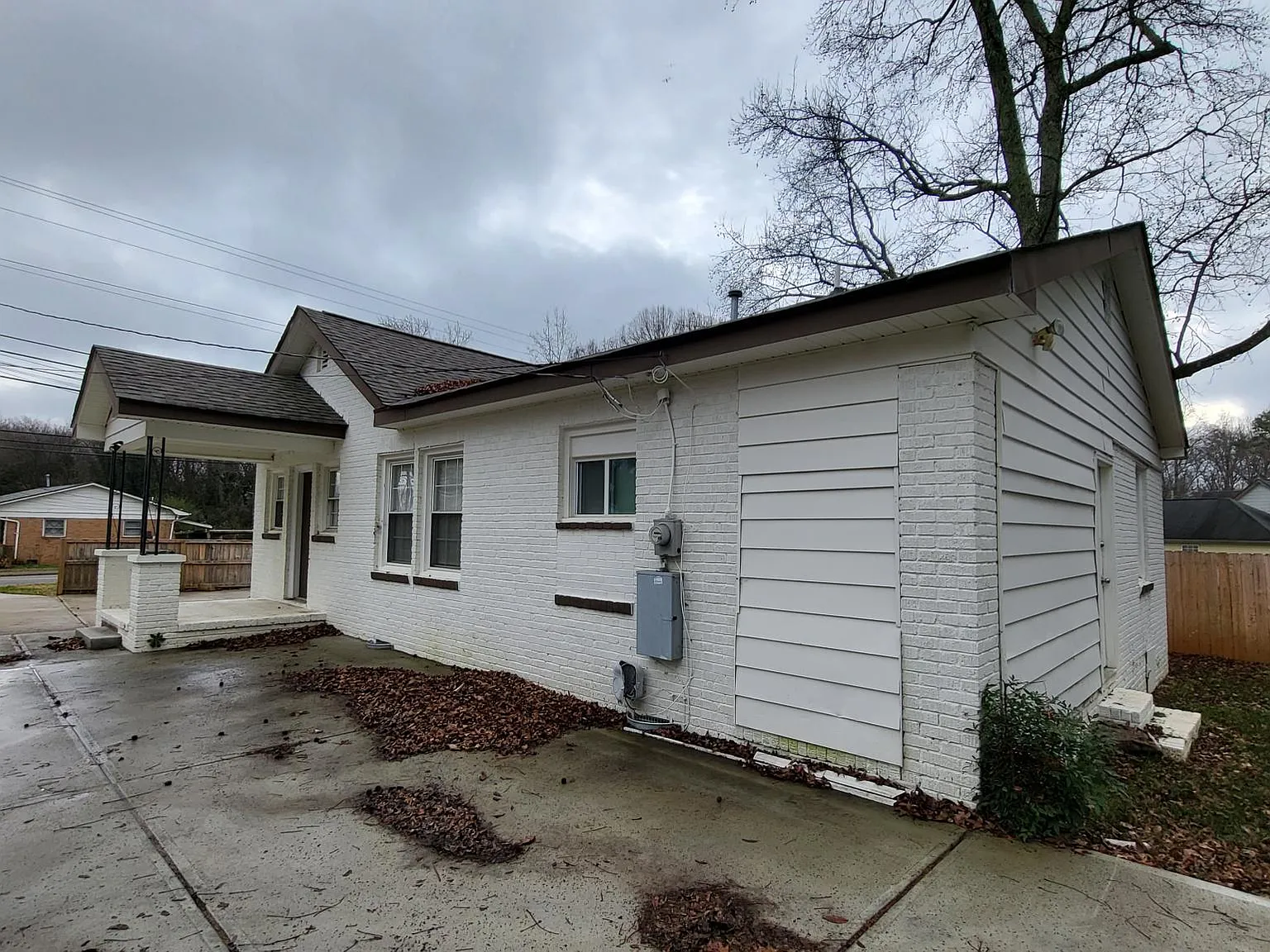 2652 Old Steele Creek Rd — Photo 2