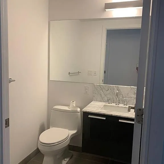 50 Charles St E #4207 — Photo 6