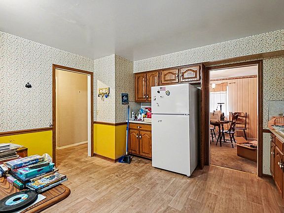 4th image of 3718 Mapleway Dr