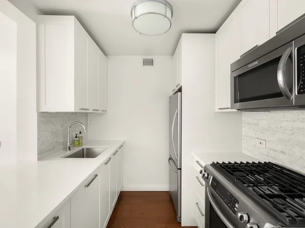 200 East 94th Street image 4 of 10