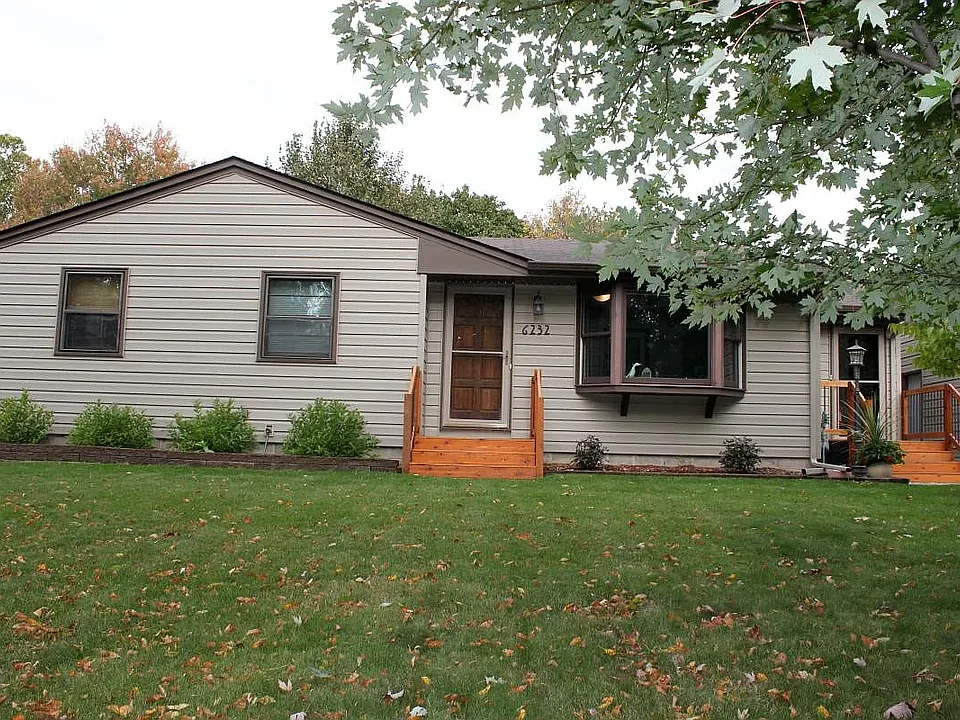 6232 Woodbine Ave