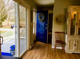 98 Old Colchester Rd, Quaker Hill, CT 06375