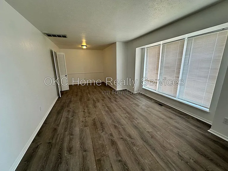 1428 SW 72nd St — Photo 18