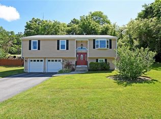 24 Sprague Cir, Johnston, RI 02919