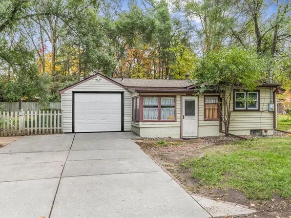 1725 Quentin Ave S, Lakeland, MN 55043