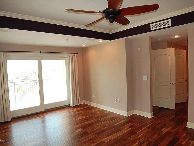 525 3rd St N #304 — Photo 20